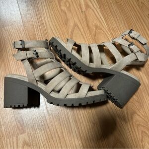 Dirty Laundry Fun stuff Gladiator lug sole heeled sandals natural hemp 9.5